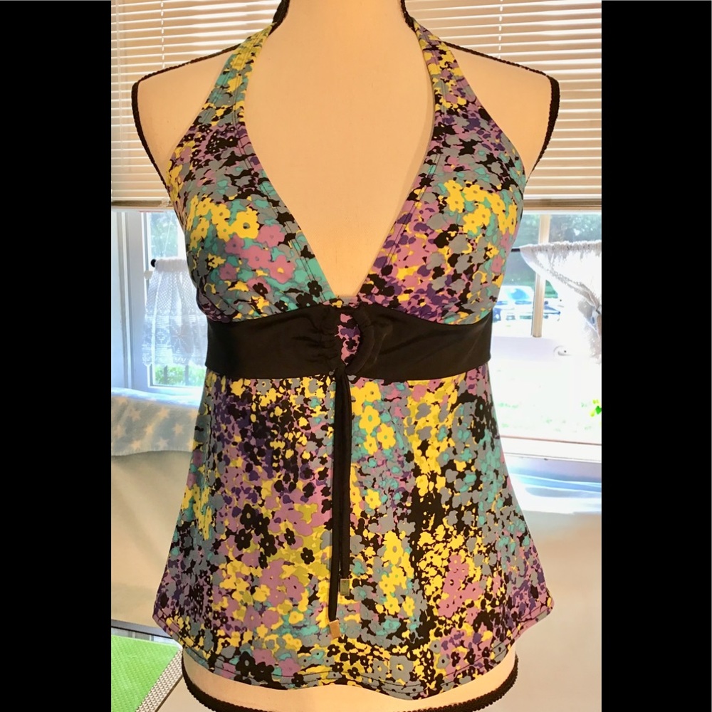 Swimsuit top. M